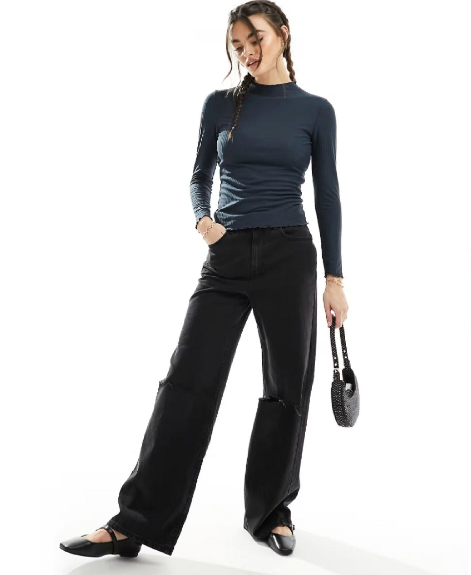 Ribbed High Neck Lettuce Edge Top – White