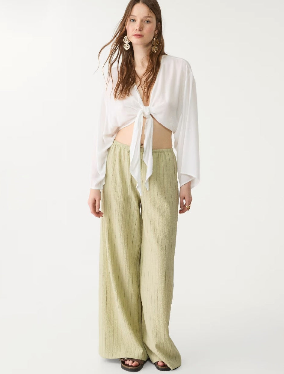 Cropped Tie-Front Blouse – Brown